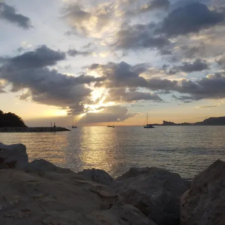 Le Petit Eden De La Madrague Face A La Ciotat *